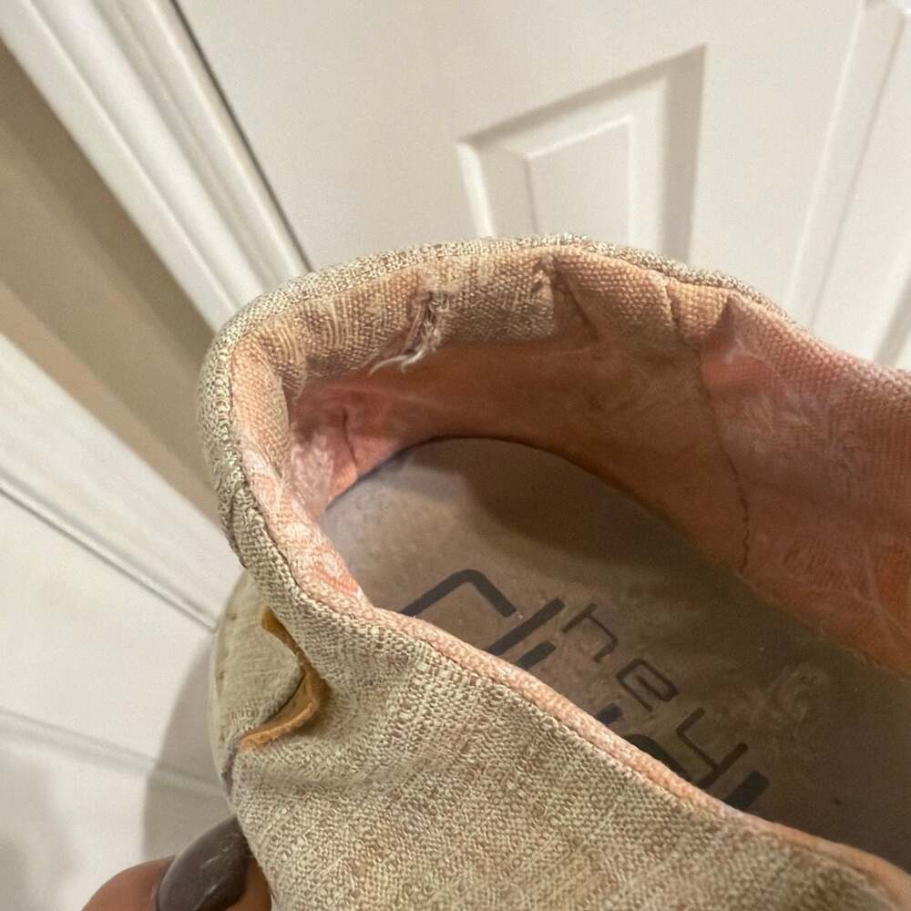Hey Dude Women's Wendy Chambray White Nut Slip-On Casual Shoes - Picture 10 of 10